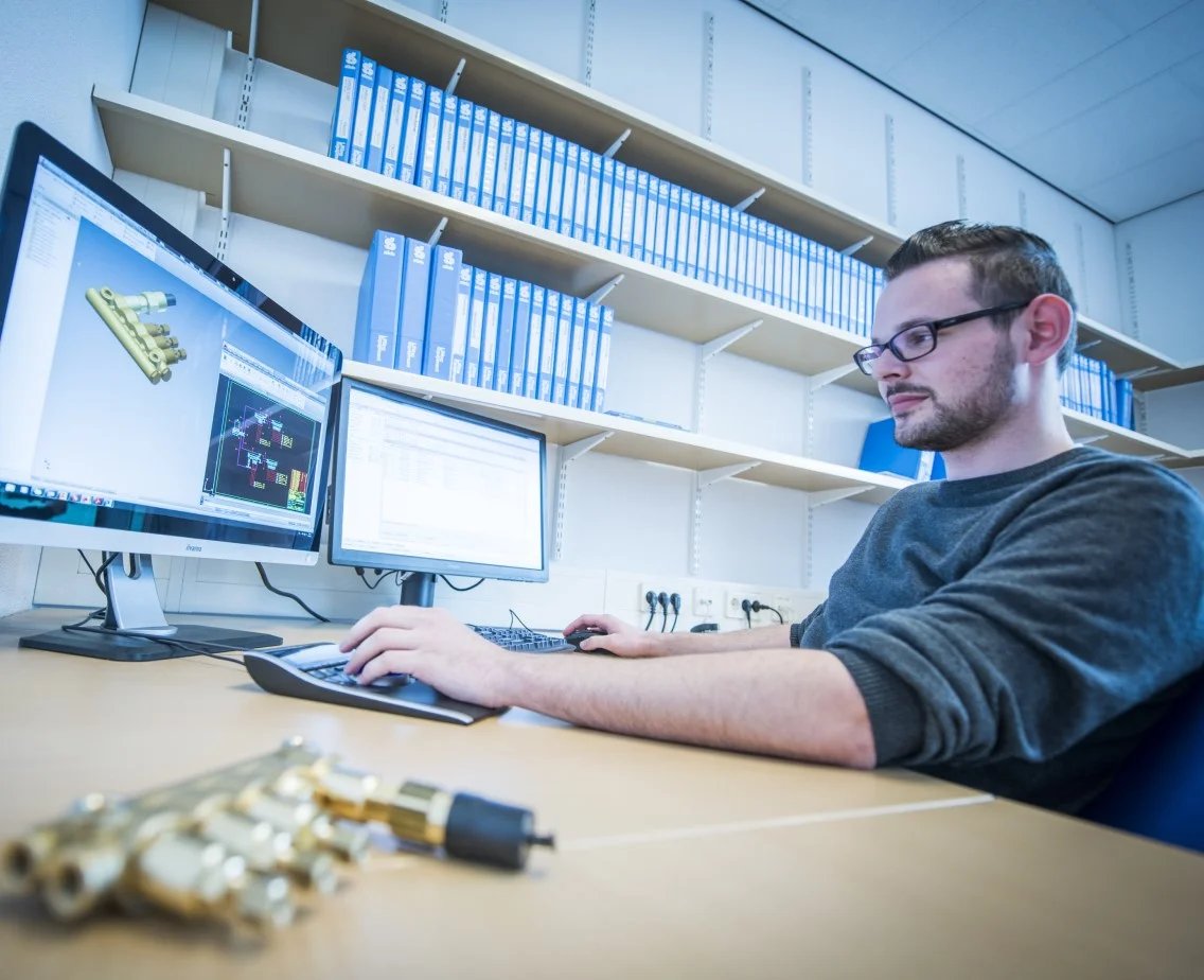 isah-lösung-engineering-mitarbeiter-cad-produkt
