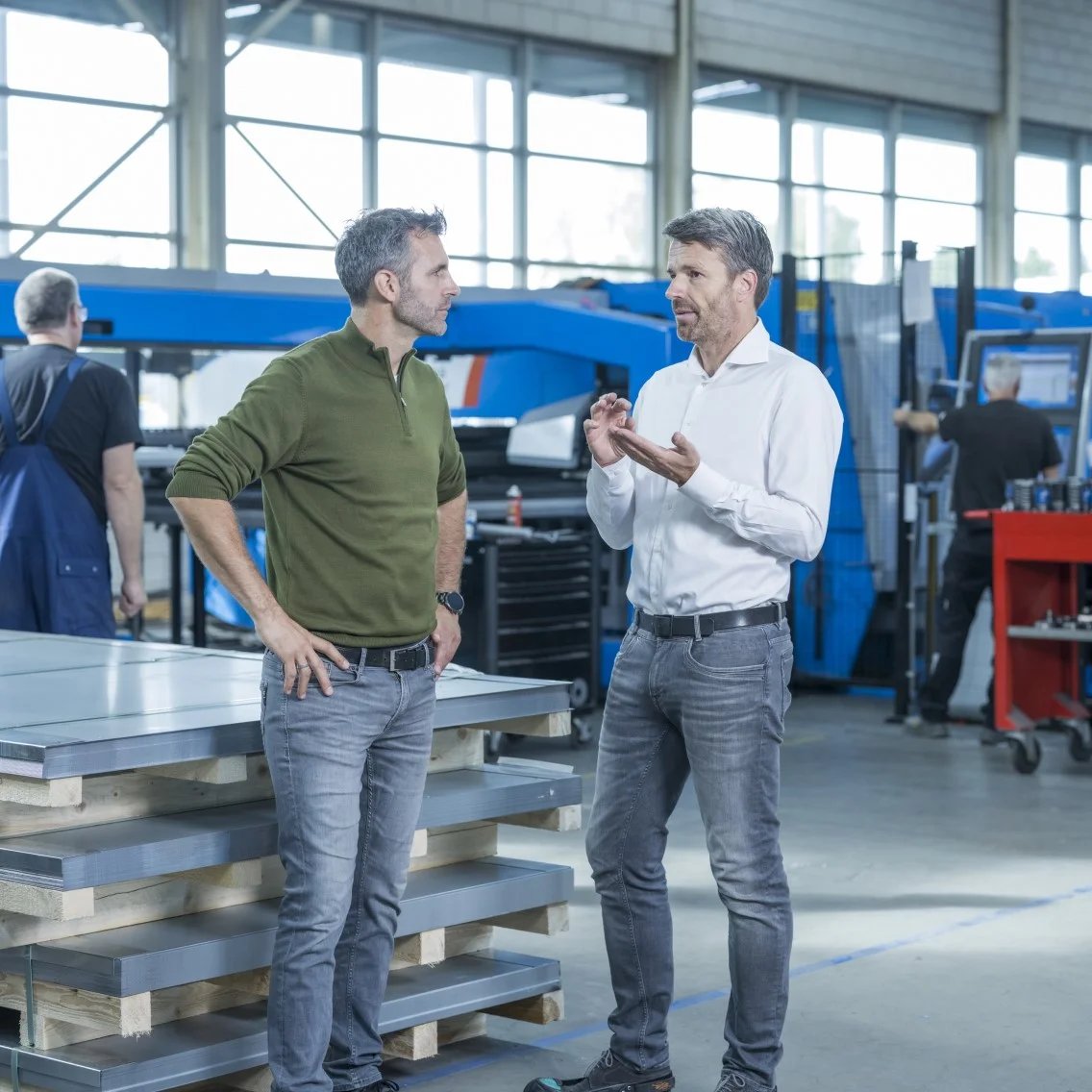 isah-maakindustrie-internationaal-werken-overleg-fabriek